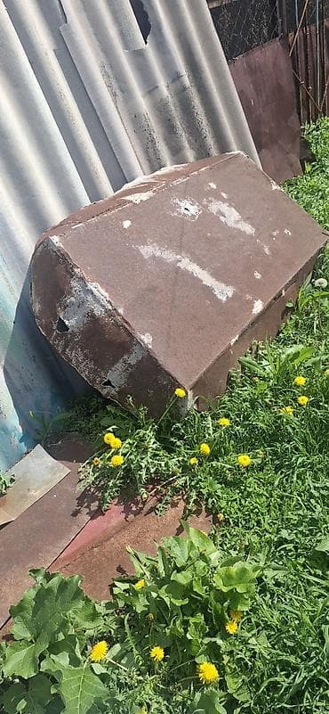 советский кухонный стол размеры: Деревянный обеденный стол и красный диван Стол: - Материал: массив — 7