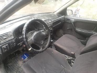 70 сом: Opel Vectra: 1992 г., 1.6 л, Кол менен иштөөчү, Бензин, Седан — 5