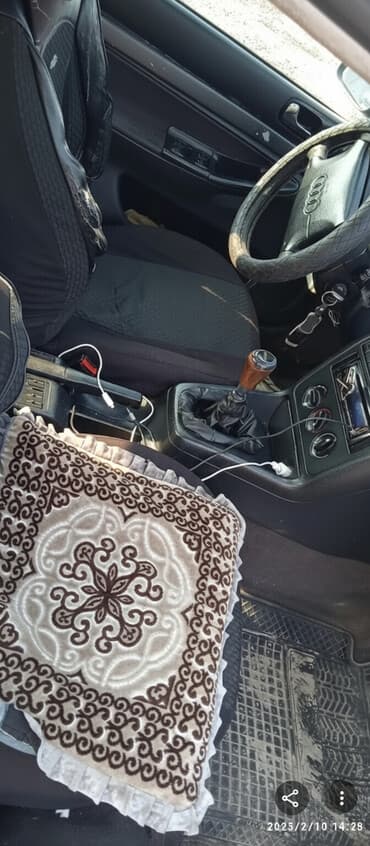 Audi A4: 1995 г., Механика, Седан