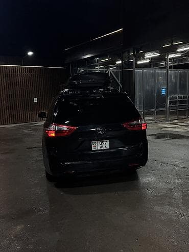 Транспорт: Toyota Sienna: 2020 г., 3.5 л, Автомат, Бензин, Минивэн — 10