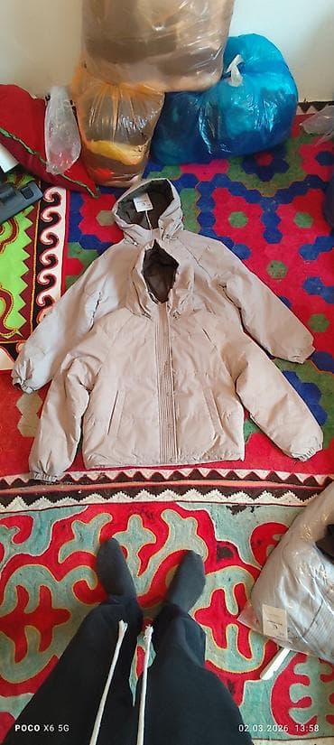 second hand: Женские куртки и ветровки разных моделей и цветов. Модели: - — 8