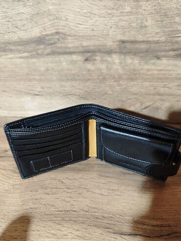 найден кошелек: Портмоне 
Натуральная кожа — 4