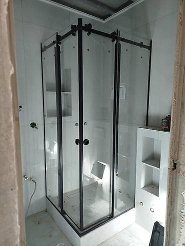 изготовление сейфов под заказ: Стеклянные душевые ограждения на заказ - Изготовление и монтаж — 1