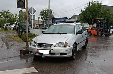 Toyota Avensis: 2001 г., 1.8 л, Кол менен иштөөчү, Бензин, Универсал