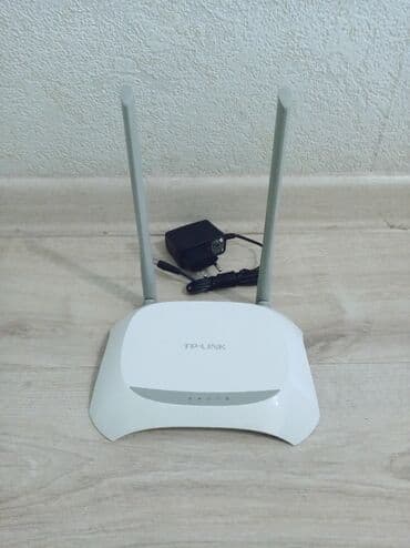 Модемы и сетевое оборудование: Wi-fi роутер, в отличном состоянии, 2-антенный, n300, tp-link