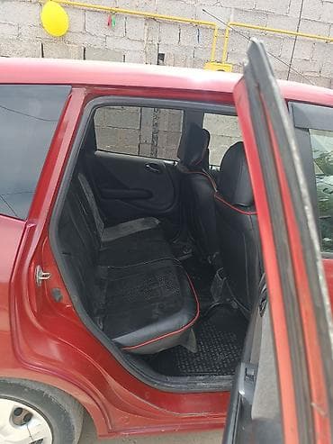 Продажа авто: Honda Fit: 2004 г., 1.5 л, Вариатор, Хэтчбэк — 1