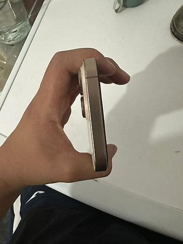 айыон 16: IPhone 16 Pro Max, Золотой — 7