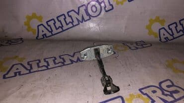 Toyota Prius 20, ограничитель передней правой двери