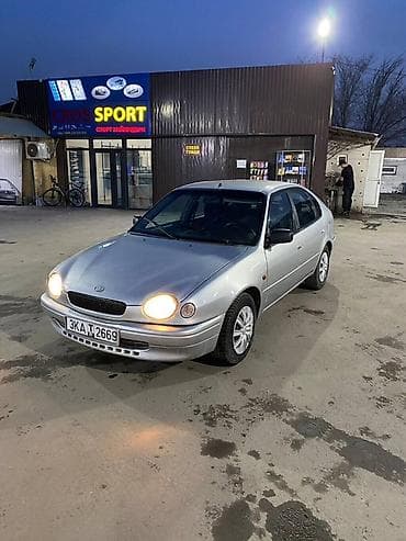 Toyota Corolla: 2000 г., 1.6 л, Механика, Бензин, Седан