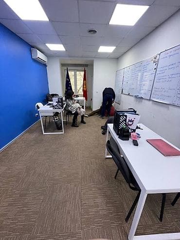 Коммерциялык мүлк: Кеңселерди ижаралоо, 140 м², Турак комплексинде — 6