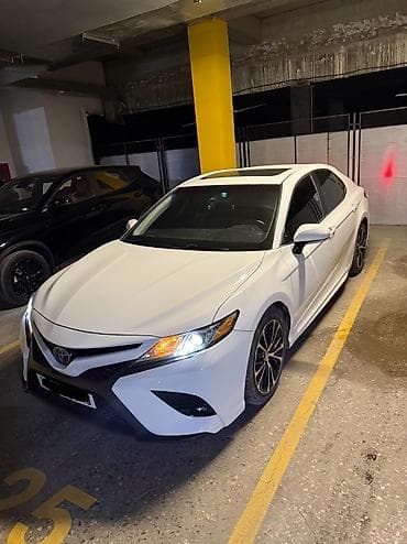 Toyota Camry: 2018 г., 2.5 л, Автомат, Бензин, Седан