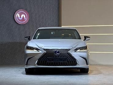 Lexus ES: 2020 г., Гибрид, Седан
