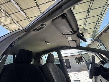 прадо 2008: Toyota Yaris: 2007 г., 1.3 л, Автомат, Бензин, Хэтчбэк — 9