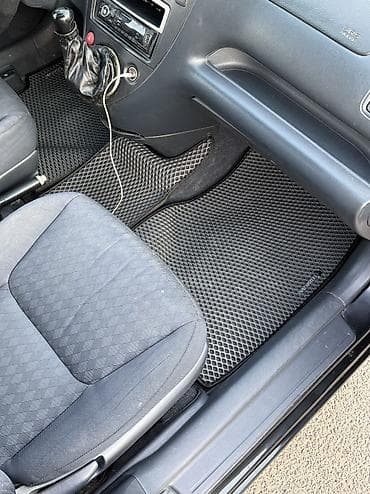 Транспорт: Honda Civic: 2001 г., 1.6 л, Механика, Бензин, Хэтчбэк — 6