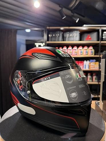 Спорт и отдых: Шлемы AGV для мотоциклистов от 30.000 сом Модели на фото: - AGV K1 — 1