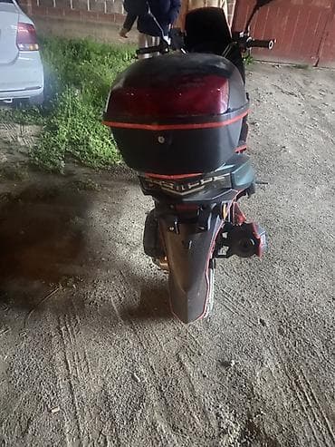 купить кофр на скутер: Скутер 50–125 см³ (визуально классический городской скутер с — 2