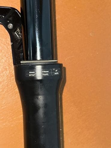 рок шок: В продаже вилка RockShox Zeb Select 29 с ходом 170mm под конусный шток — 3