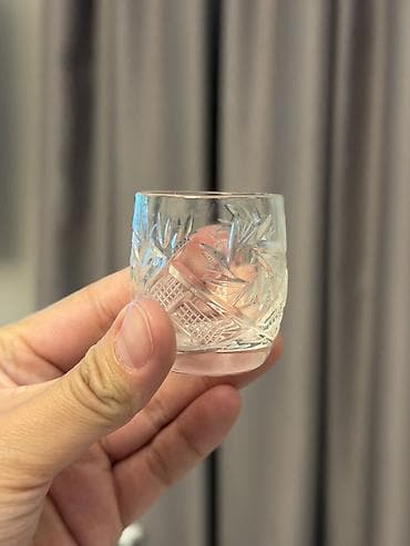 Кухонные принадлежности: Набор из 6 рюмок из чешского хрусталя с классическим гранёным рисунком — 1