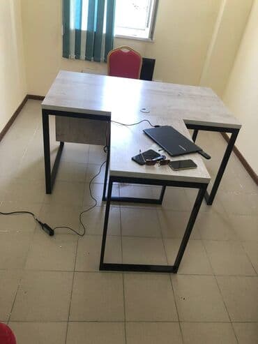 стеклянный стол офисный: Стол лофт офисный 
Делаем на заказ 
Есть наличие — 1