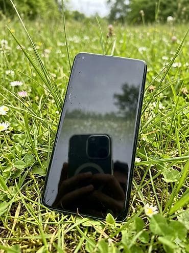 3200: Продою или обменяю Xiaomi mi 11. -Дисплей: 6.81" AMOLED — 1