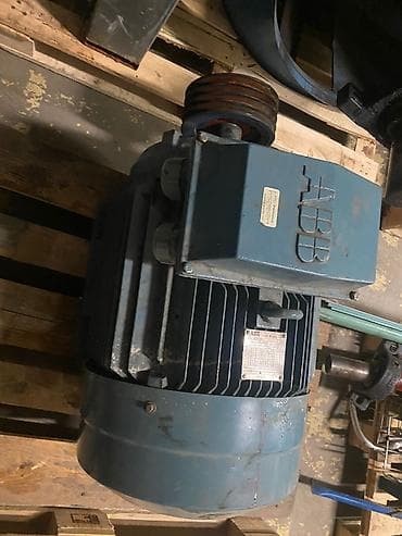 Для кафе, ресторанов: Электродвигатель асинхронный 
55 квт 1500 оборот 
Италия — 7