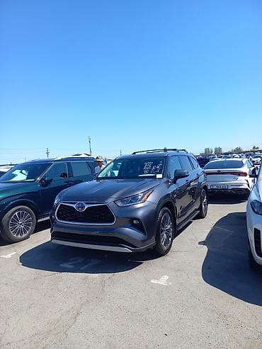 Toyota Highlander: 2021 г., Гибрид, Кроссовер — 3