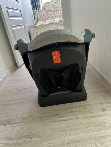 пользовались: Автокресло, цвет - Серый, Б/у — 2