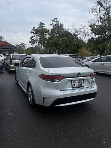 corolla: Toyota Corolla: 2020 г., 1.8 л, Вариатор, Гибрид, Седан — 2
