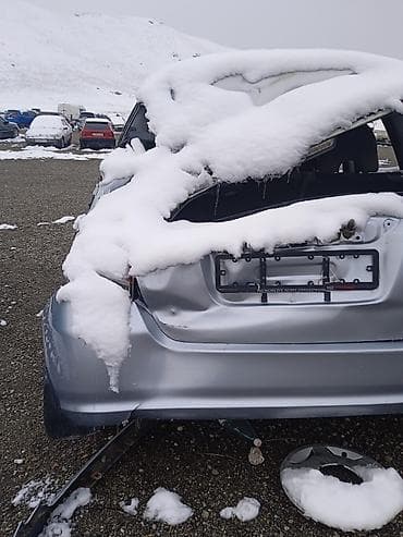 hyundai xcient: Honda Fit: 2002 г., 1.3 л, Автомат, Бензин, Хэтчбэк — 8