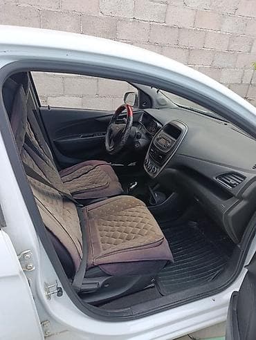 chevrolet comaro: Chevrolet Spark: 2017 г., 1 л, Робот, Бензин, Хэтчбэк — 3