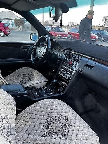 стёк: Mercedes-Benz E-Class: 1995 г., 3.2 л, Автомат, Бензин, Седан — 5