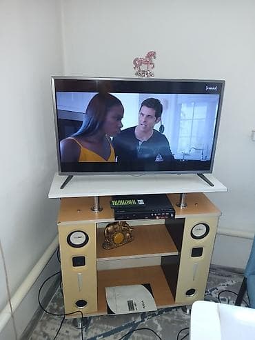 Кронштейндер: LED-телевизор VESTEL с диагональю около 32–40". Плоская панель, тонкая — 2