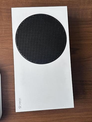 Продаю Xbox Series S в идеальном состоянии. Характеристики: • SSD 512 — 2
