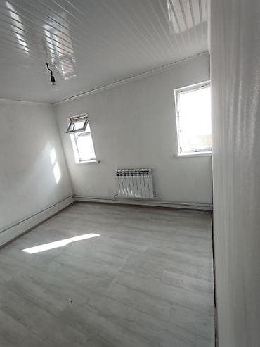 Сдаётся отдельное помещение с санузлом и мини-кухней. Планировка и