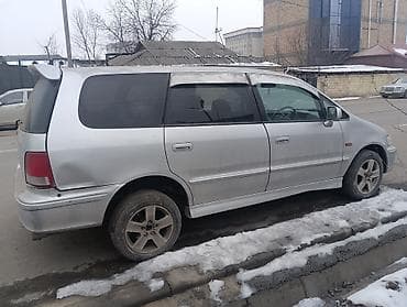 Honda Shuttle: 1998 г., Минивэн