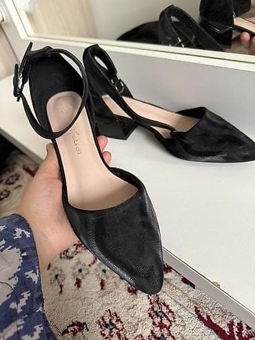 обувь осень: Женские туфли-лодочки с ремешком на щиколотке носили один раз на — 3