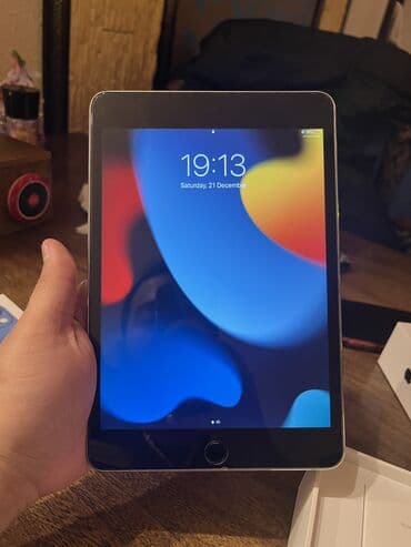 айпад 5 поколения: Планшет, Apple, память 16 ГБ, 7" - 8", Wi-Fi, цвет - Серый — 1