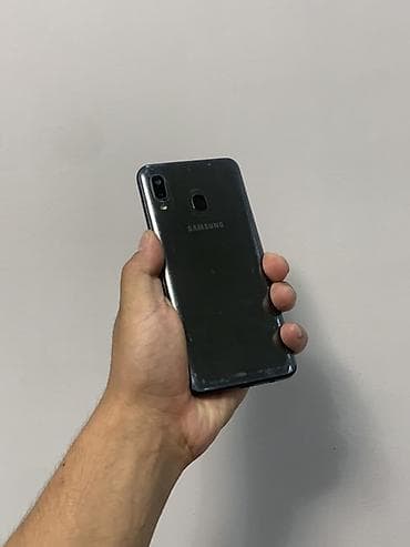 Техника и электроника: Samsung Galaxy A20, Б/у, 32 ГБ, цвет - Черный, 2 SIM — 2