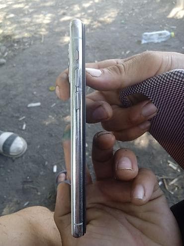 IPhone 11 Pro, серебристый - Экран 5.8", OLED Super Retina XDR, вырез lalafo.kg да IPhone 11 Pro, серебристый - Экран 5.8", OLED Super Retina XDR, вырез