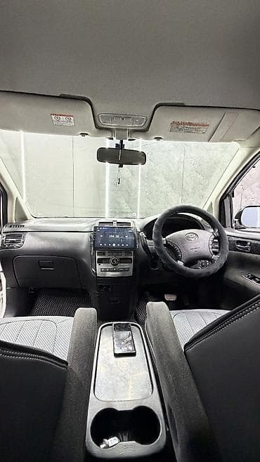 Toyota Ipsum: 2003 г., 2.4 л, Автомат, Бензин, Минивэн — 7