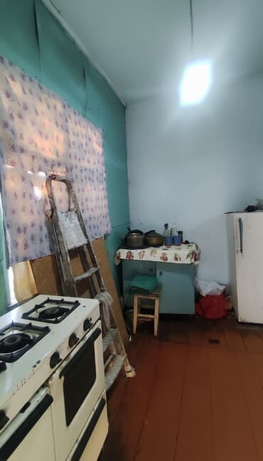 срочно дом бишкек: Дом, 34 м², 2 комнаты, Старый ремонт — 1