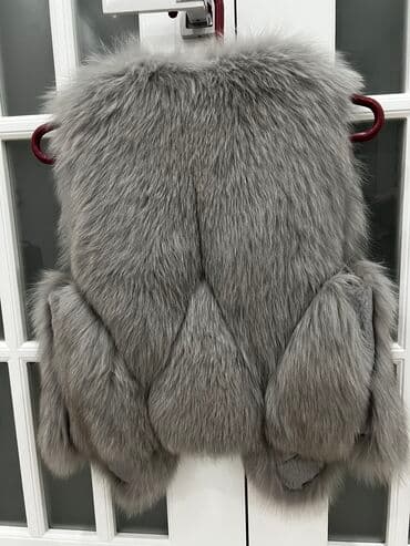 жилет писец: Натуральная жилетка из меха песца 	•	Производство: Турция 	•	Размер: S — 2