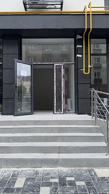 Торговое место, В жилом доме, 67 м² С ремонтом, Видеонаблюдение и сигнализация
