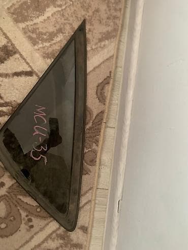 ГБО: Продам боковое треугольное стекло (форточка) на Lexus 2005 года — 2