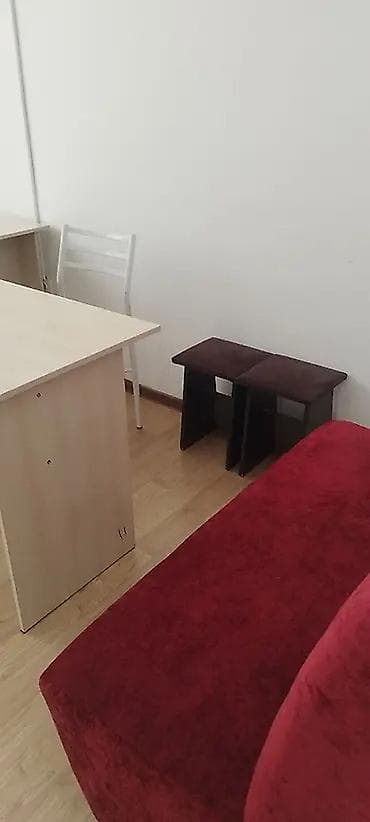 здаю офис: Осмонкула Сдается в аренду офиссоф,3этажесть мебель — 3