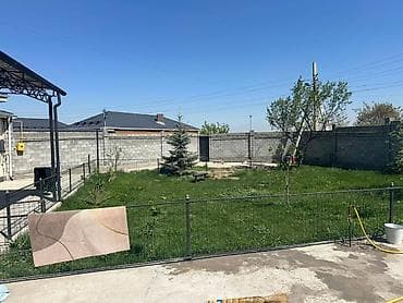 дом кв: Просторный жилой дом с участком и навесом для авто Описание: - — 3