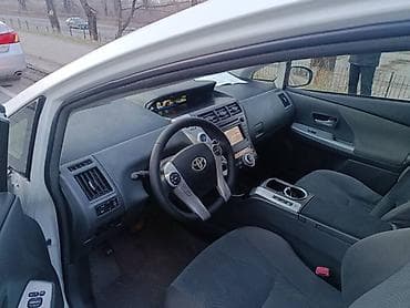 cvt: Toyota Prius V: 2013 г., 1.8 л, Автомат, Гибрид, Универсал — 3