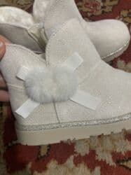 детская ортопедическая обувь: Новые Детские сапожки- цвета айвори с блёстками. Теплая зима Размер — 3