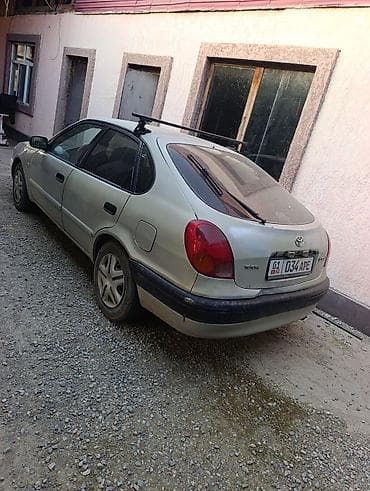 Toyota Corolla: 2000 г., 2 л, Кол менен иштөөчү, Дизель, Хетчбек — 2