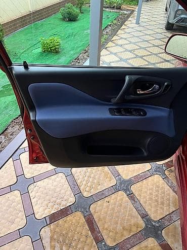 Продажа авто: Mitsubishi Space Star: 2002 г., 1.6 л, Механика, Бензин, Минивэн — 7